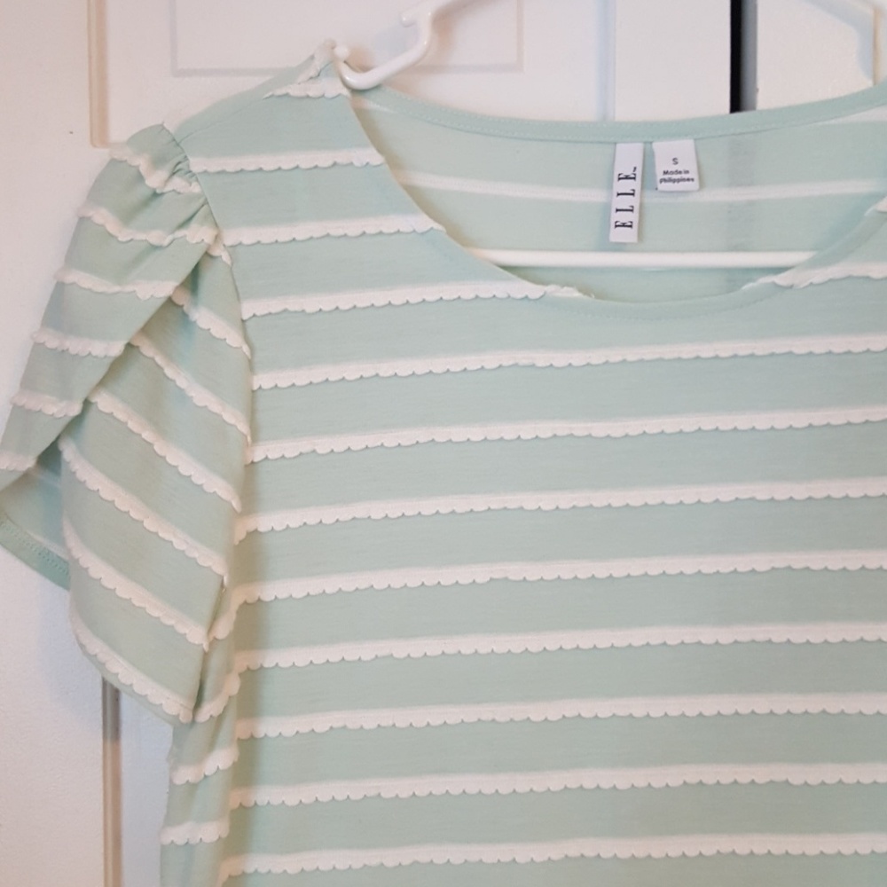 ELLE Tulip Sleeve Blouse